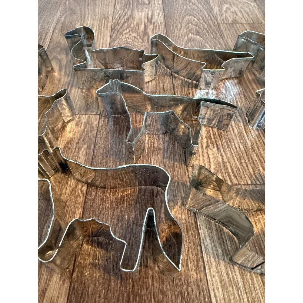 Vintage Barnyard Cooky Cutters 12 Piece Metal Farm Animal Set with Original Box